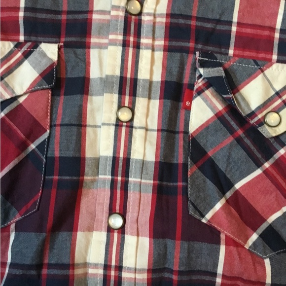 🔥Pearl Button Levi’s button up size Medium like new super clean🔥 - Picture 4 of 4